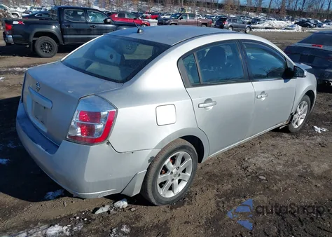 2007 Nissan Sentra 2.0S z USA, uszkodzony, nr VIN 3N1AB61E67L610240